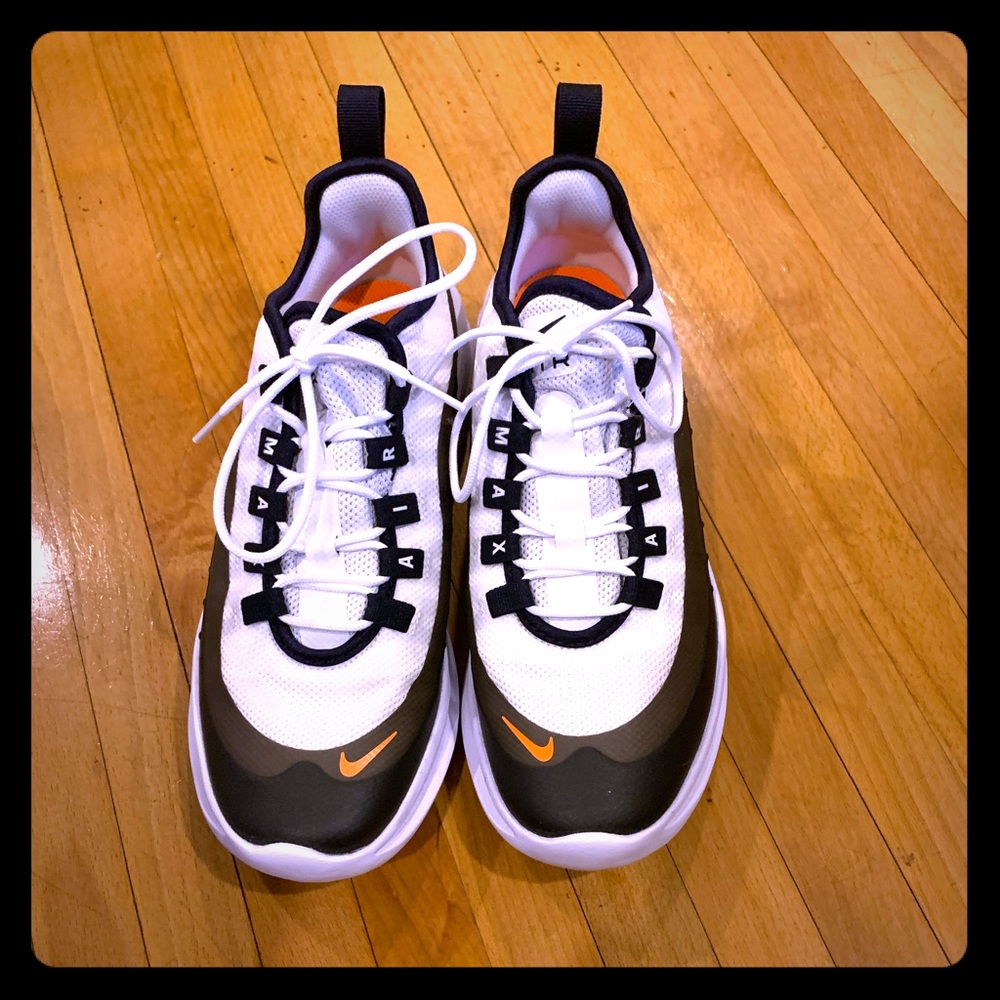 BOYS SIZE 6 1/2 Air Max Nike